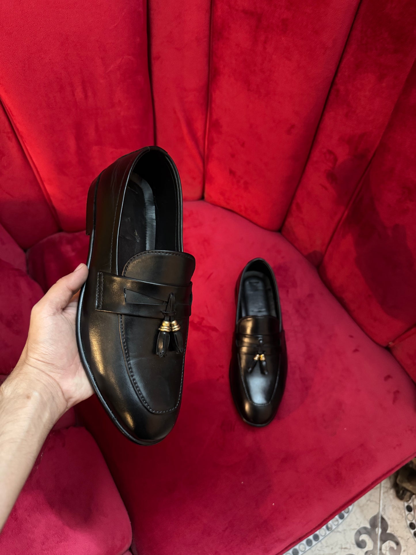 Black tassel shoes