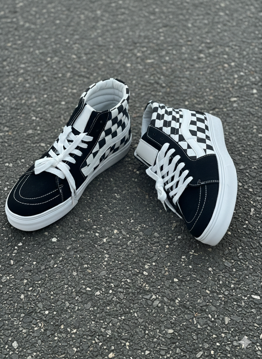 Blackwhite dot sneaker