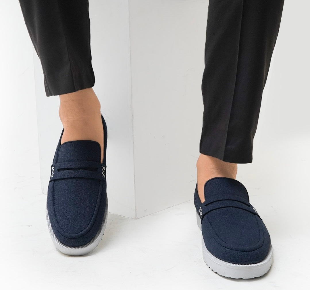 Suede blue loafer