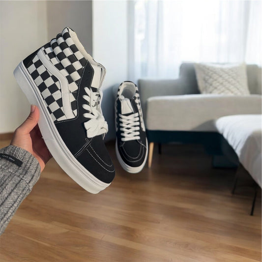 Blackwhite dot sneaker