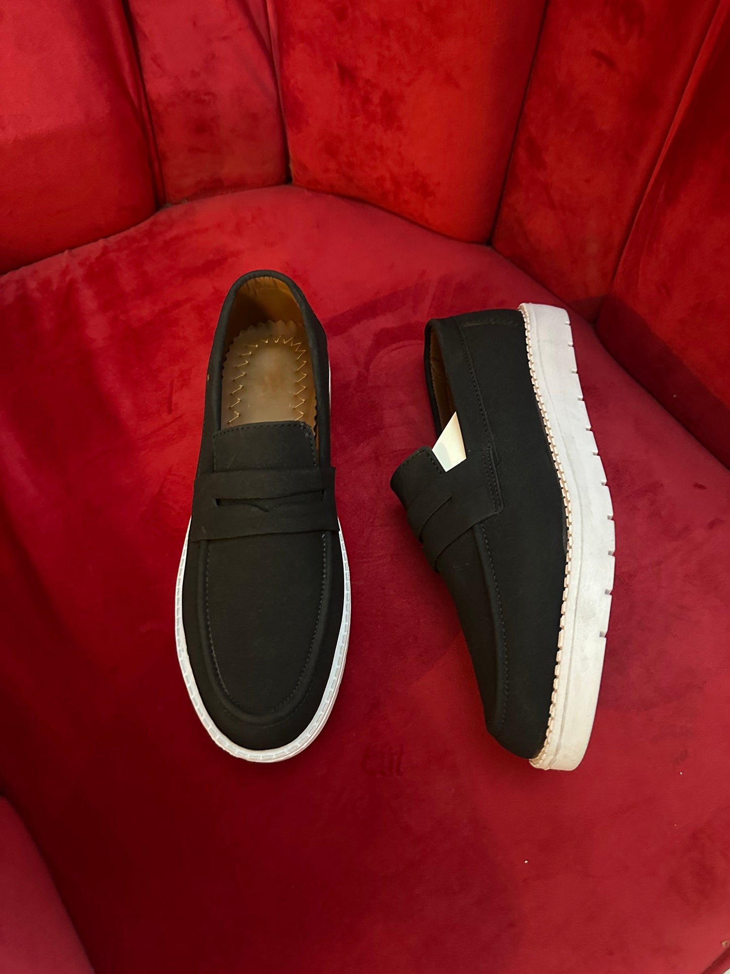 Suede black loafer